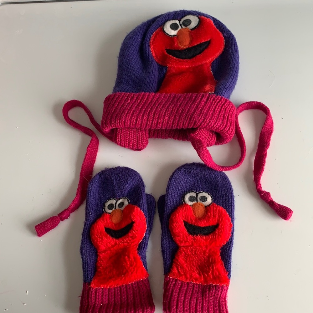 Sesame Street Elmo Winter hat mittens vintage 1990’s red purple